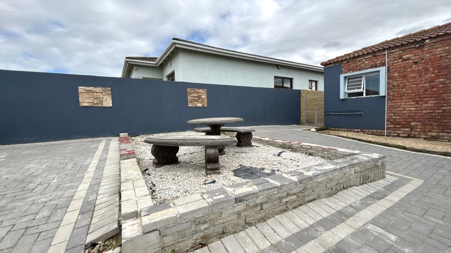 3 Bedroom Property for Sale in Bluewater Bay Eastern Cape